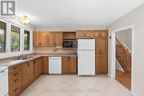 3348 Kodiak Street, Ottawa, ON - Indoor Photo Showing Kitchen With Double Sink