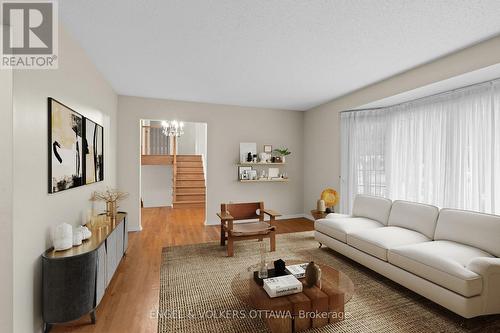 3348 Kodiak Street, Ottawa, ON - Indoor Photo Showing Living Room