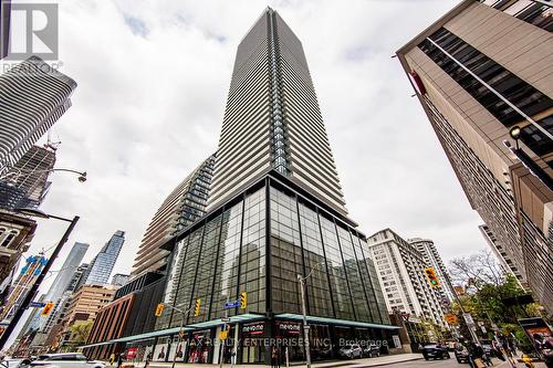 1401 - 501 YONGE STREET  Toronto, ON M4Y 1Y4