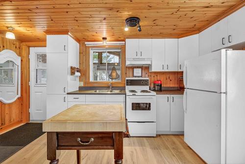 Cuisine - 4346 Ch. Du Rapide, Rivière-Rouge, QC - Indoor Photo Showing Kitchen