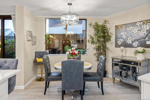 107-225 Belleville St, Victoria, BC - Indoor Photo Showing Dining Room