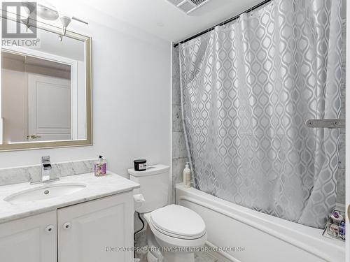 705 - 10 Delisle Avenue, Toronto, ON - Indoor Photo Showing Bathroom