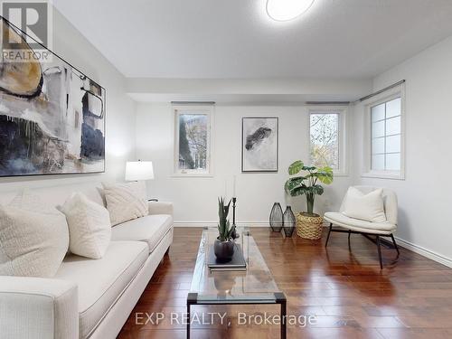 98 Lowther Avenue, Richmond Hill, ON - Indoor Photo Showing Living Room