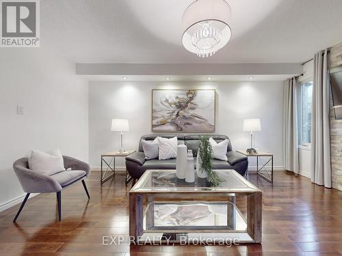 98 Lowther Avenue, Richmond Hill, ON - Indoor Photo Showing Living Room