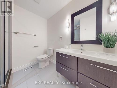 98 Lowther Avenue, Richmond Hill, ON - Indoor Photo Showing Bathroom