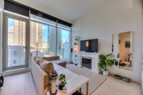Salon - 603-1155 Rue De La Montagne, Montréal (Ville-Marie), QC - Indoor Photo Showing Living Room With Fireplace