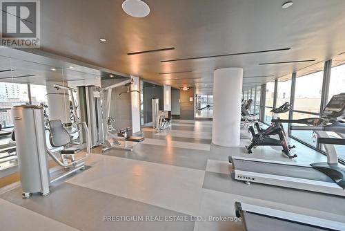 1910 - 290 Adelaide Street W, Toronto, ON - Indoor Photo Showing Gym Room