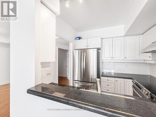 719 - 10 Delisle Avenue, Toronto, ON - Indoor Photo Showing Kitchen With Stainless Steel Kitchen