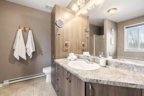 Salle de bains - 19 Rue Du Frère-André-Daoust, Rigaud, QC - Indoor Photo Showing Bathroom