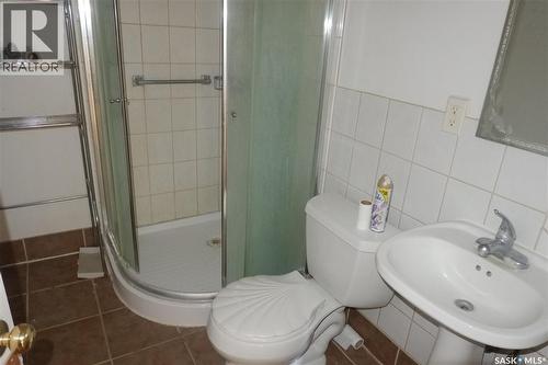 102 Dominion Avenue, Kincaid, SK - Indoor Photo Showing Bathroom