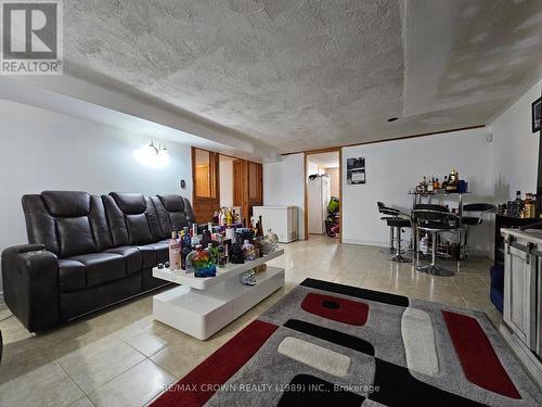 205 Lakeside Drive, North Bay (Birchaven), ON - Indoor Photo Showing Living Room