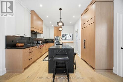1080 Geran Crescent, Mississauga, ON - Indoor Photo Showing Kitchen With Double Sink