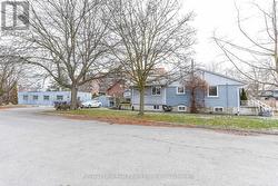 1089 SENECA AVENUE  Mississauga, ON L5G 3X4