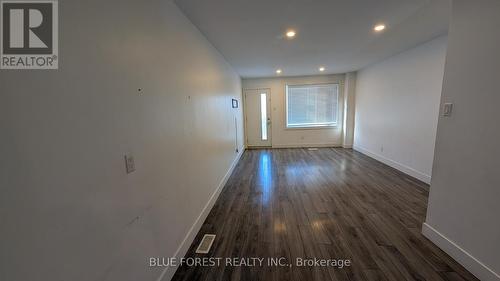 49 Toulon Crescent, London East (East I), ON - Indoor Photo Showing Other Room