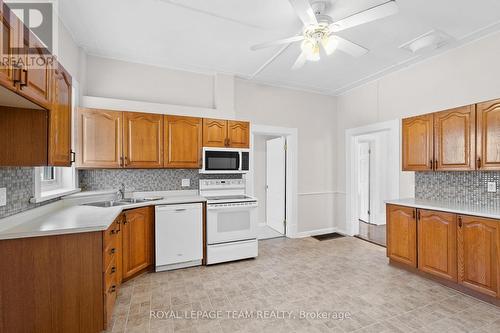 5584 Manotick Main Street, Ottawa, ON - Indoor Photo Showing Kitchen With Double Sink