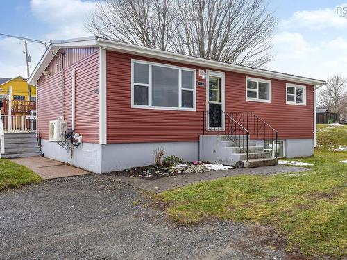 18 Kirk Avenue  Stellarton, NS B0K 1S0