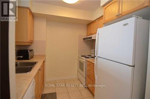 2616 - 700 Humberwood Boulevard, Toronto, ON - Indoor Photo Showing Kitchen