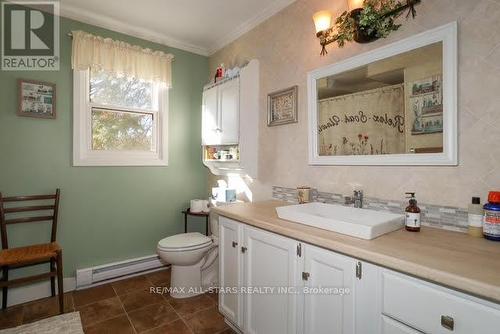 506 Snug Harbour Road, Kawartha Lakes (Lindsay), ON - Indoor Photo Showing Bathroom