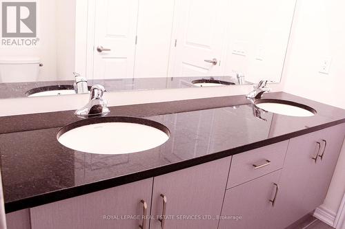 40 - 77 Diana Avenue, Brantford, ON - Indoor Photo Showing Bathroom