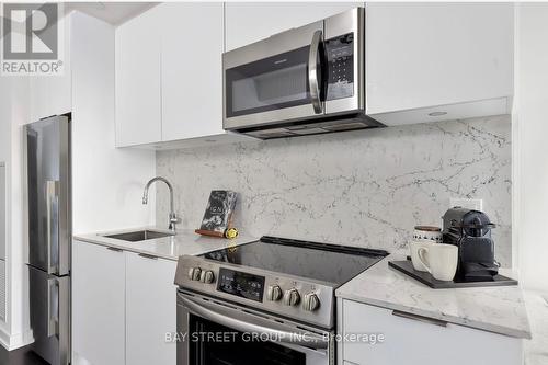 2208 - 25 Richmond Street E, Toronto, ON - Indoor Photo Showing Kitchen With Upgraded Kitchen
