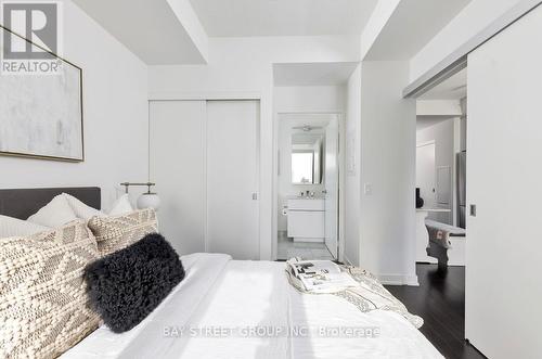 2208 - 25 Richmond Street E, Toronto, ON - Indoor Photo Showing Bedroom