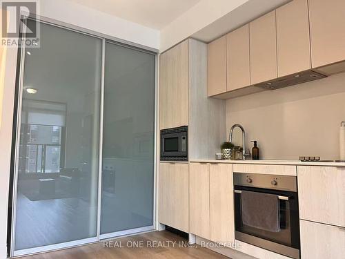 808 - 86 Dundas Street E, Mississauga, ON - Indoor