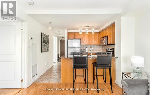 1606 - 9 George Street, Brampton, ON - Indoor Photo Showing Kitchen