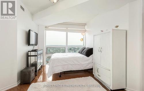 1606 - 9 George Street, Brampton, ON - Indoor Photo Showing Bedroom