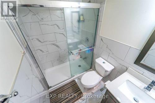 7 Hollyhedge Court, Brampton, ON - Indoor Photo Showing Bathroom