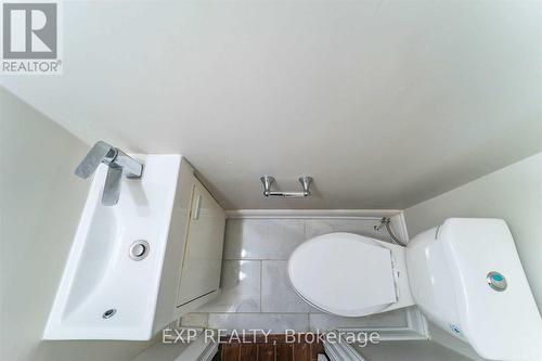 7 Hollyhedge Court, Brampton, ON - Indoor Photo Showing Bathroom