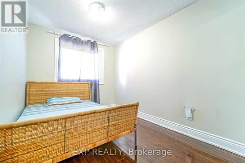 7 Hollyhedge Court, Brampton, ON - Indoor