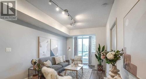 1707 - 80 Absolute Avenue, Mississauga, ON - Indoor Photo Showing Living Room