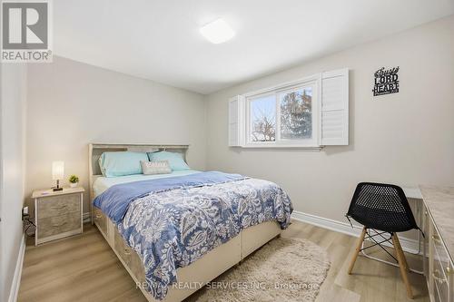 17 Avening Drive, Toronto, ON - Indoor Photo Showing Bedroom