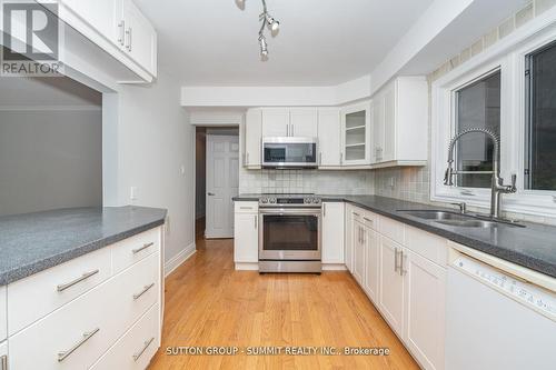 3018 Dalehurst Drive, Mississauga, ON - Indoor Photo Showing Kitchen With Double Sink