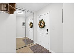 Entrance / foyer - 