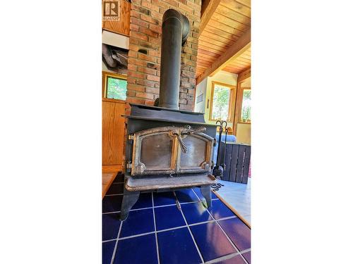 8496 B Procter Road E, Procter, BC - Indoor