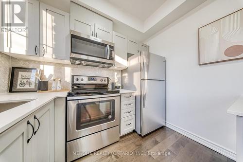 319 - 199 Pine Grove Road, Vaughan, ON - Indoor Photo Showing Kitchen With Stainless Steel Kitchen With Upgraded Kitchen