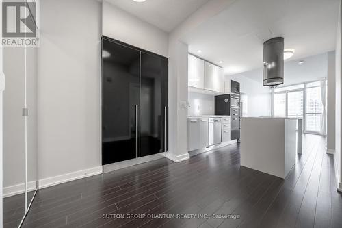 2606 - 38 Dan Leckie Way, Toronto, ON - Indoor Photo Showing Kitchen