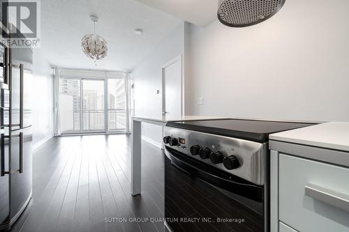 2606 - 38 Dan Leckie Way, Toronto, ON - Indoor Photo Showing Kitchen