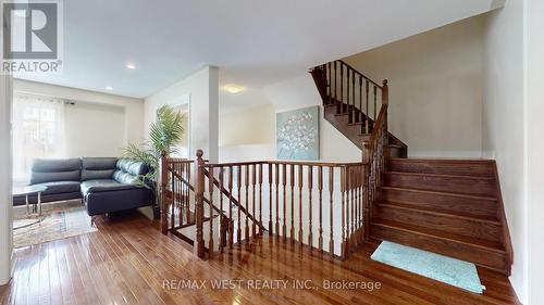 247 Knapton Drive, Newmarket, ON - Indoor Photo Showing Other Room