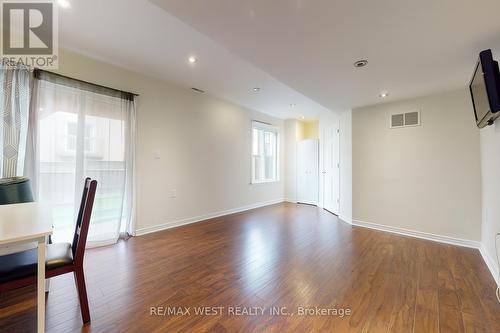 247 Knapton Drive, Newmarket, ON - Indoor Photo Showing Other Room