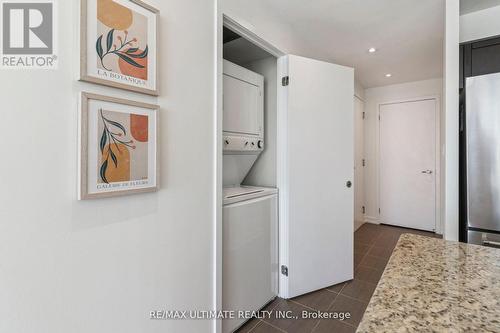 1402 - 816 Lansdowne Avenue, Toronto, ON - Indoor Photo Showing Laundry Room