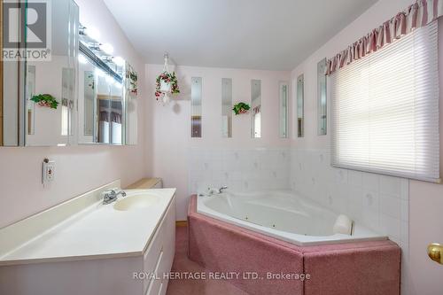 31 Wellington Street, Brock (Beaverton), ON - Indoor Photo Showing Bathroom