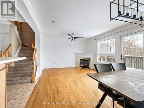 47 Schroder Crescent, Guelph (Grange Road), ON - Indoor With Fireplace