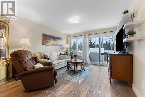 2 Morgan Clouthier Way, Arnprior, ON - Indoor Photo Showing Living Room