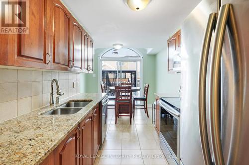 901 Ashenvale Way, Ottawa, ON - Indoor Photo Showing Kitchen With Double Sink With Upgraded Kitchen