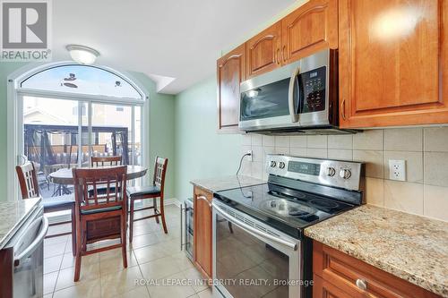 901 Ashenvale Way, Ottawa, ON - Indoor Photo Showing Kitchen