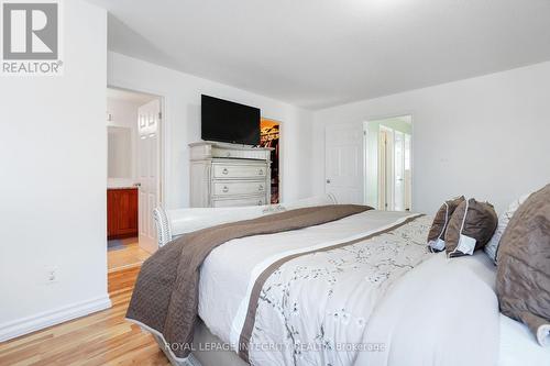901 Ashenvale Way, Ottawa, ON - Indoor Photo Showing Bedroom