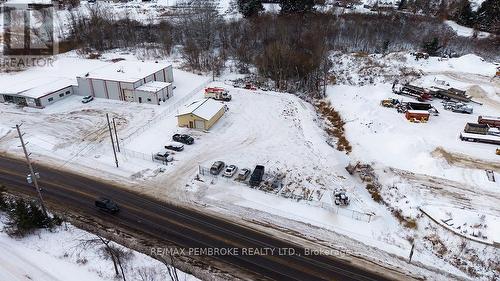 1366 Pembroke Street E, Laurentian Valley, ON 