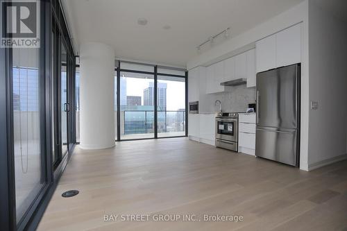 2705 - 25 Richmond Street, Toronto, ON - Indoor Photo Showing Kitchen